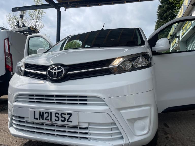 2021 Toyota PROACE CITY Verso 1.5D COMBI MINIBUS Medium 5dr MPV Diesel Manual