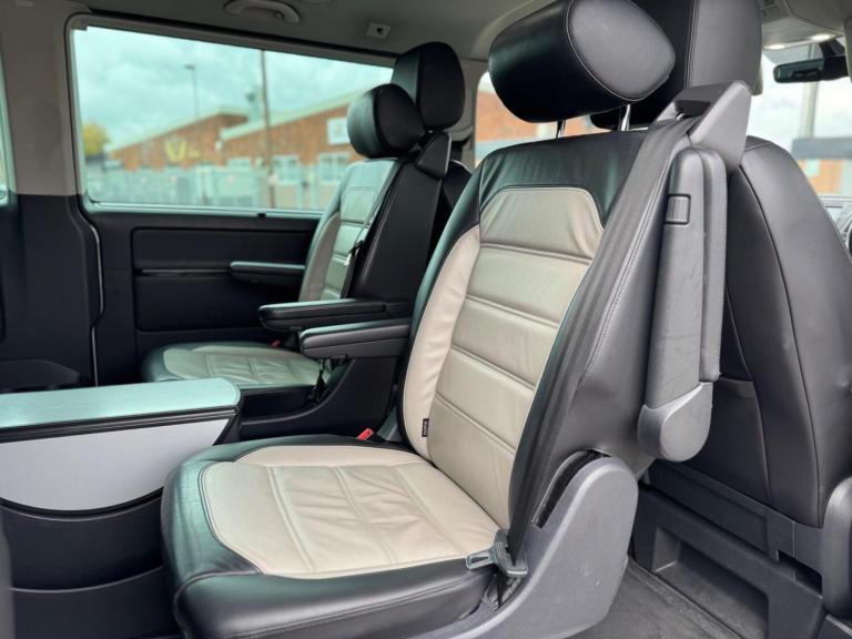 2016 Volkswagen Caravelle 2.0 TDI BlueMotion Tech 204 Executive 5dr DSG MPV DIESEL Automatic