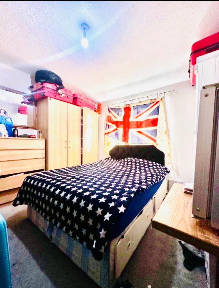 Fully Furnished Double Room for Rent - 2 boys 