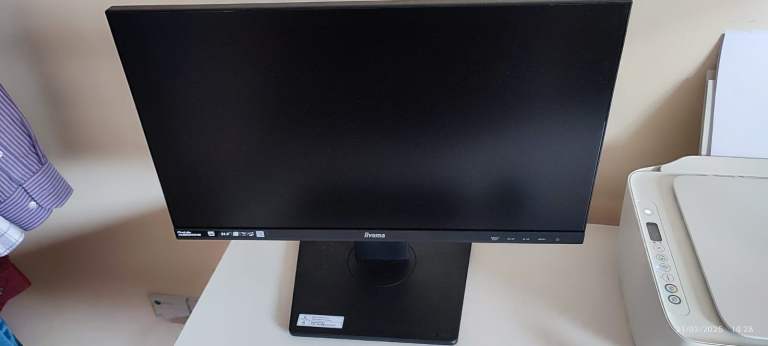 iiyama monitor 22"