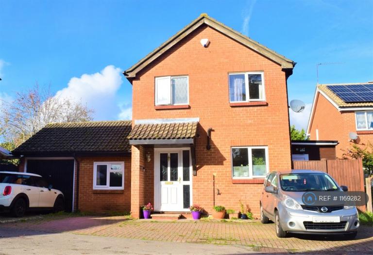 4 bedroom house in Whitestone Close, Lower Earley, Reading, RG6 (4 bed) (#1169282)