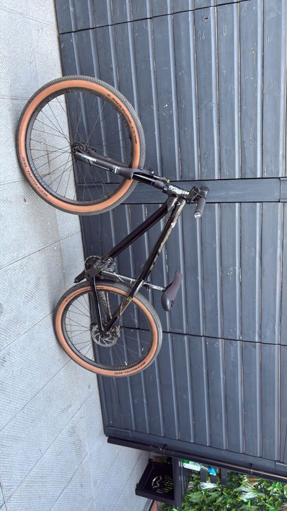 Black octane 1 zircus Dirt Jump Bike with Tan billy bonker Tyres – Good Condition