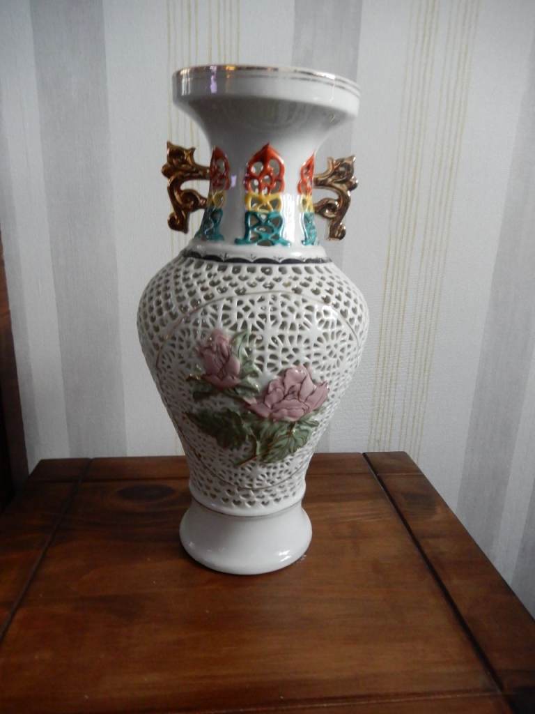 Big Chinese reticulated porcelain hand painted vase latticeware