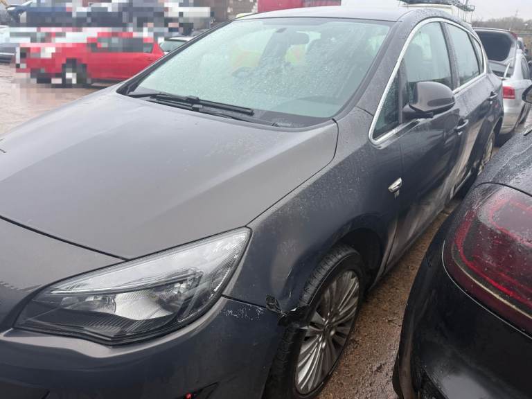 Breaking spare parts vauxhall astra j grey 