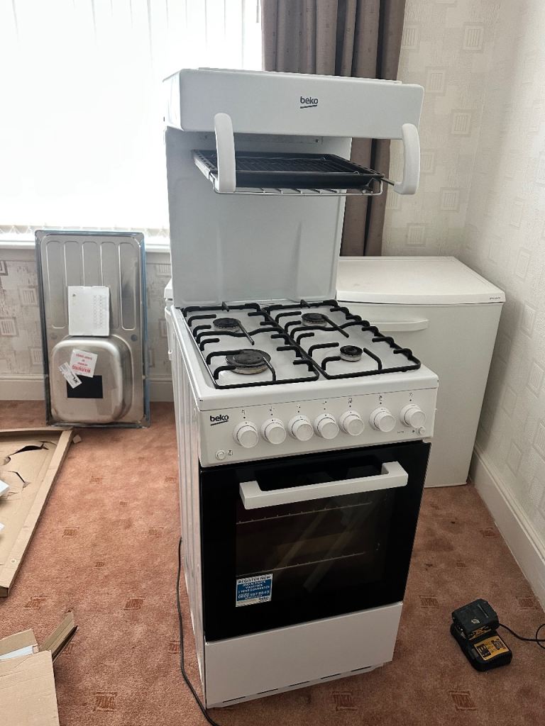 Below gas cooker 