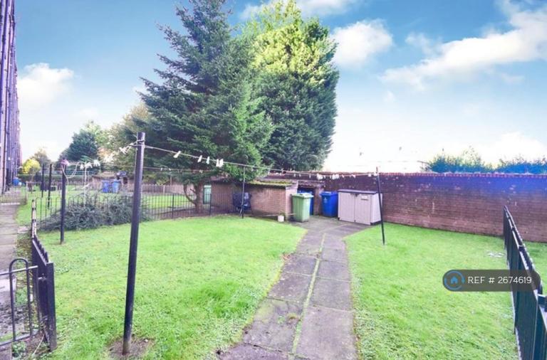 1 bedroom flat in Budhill Avenue, Glasgow, G32 (1 bed) (#2674619)