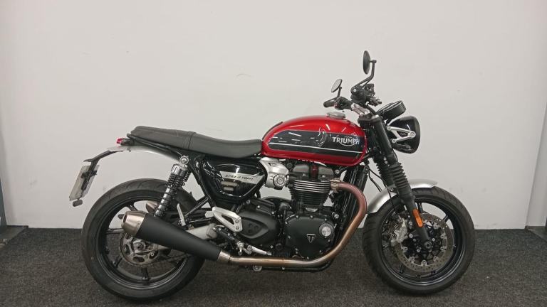 TRIUMPH SPEED TWIN 1200 ** 12 MONTH MOT - RADIATOR COVER - RIDER MODES ** 
