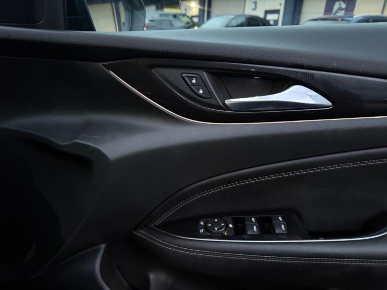 2017 Vauxhall Insignia 1.6 Turbo D ecoTec [136] SRi Nav 5dr HATCHBACK Diesel Manual