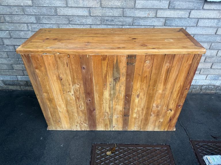 Rustic Solid pine merchant chest of drawers very good condition possible delivery
