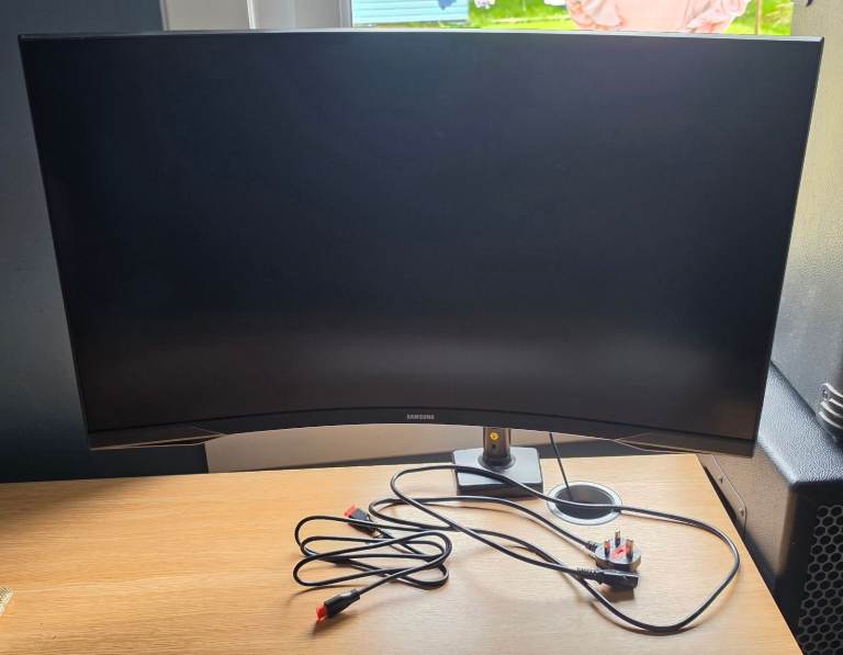 Samsung Odyssey G5 32" 165Hz QHD Curved Monitor - As New
