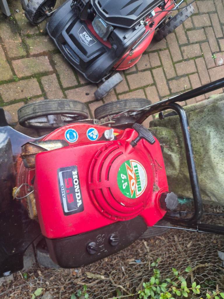 Honda Petrol Leaf Lifter and Rubbish Collector – Starts & Works