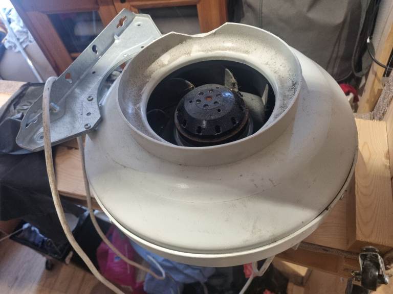 In-line six inch extractor fan