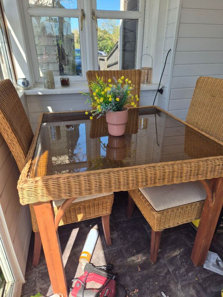 Cottage Cane table&4 chairs