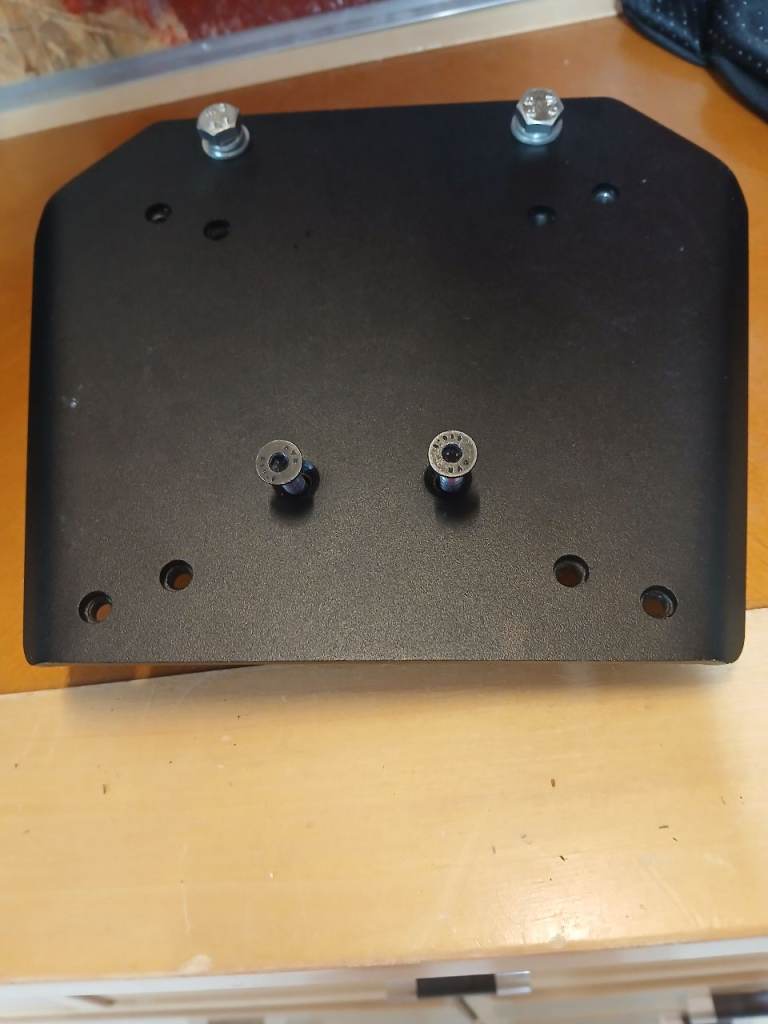 Shad sovs14st adaptor plate for vstrom 1000