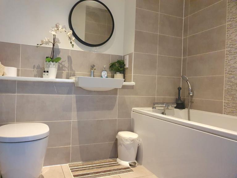 Double room to let 