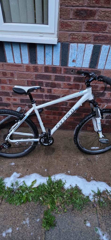 Mens Carrera Mountain Bike – White, great Condition