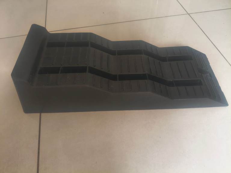 Thule Caravan, Motorhome Leveling Ramp