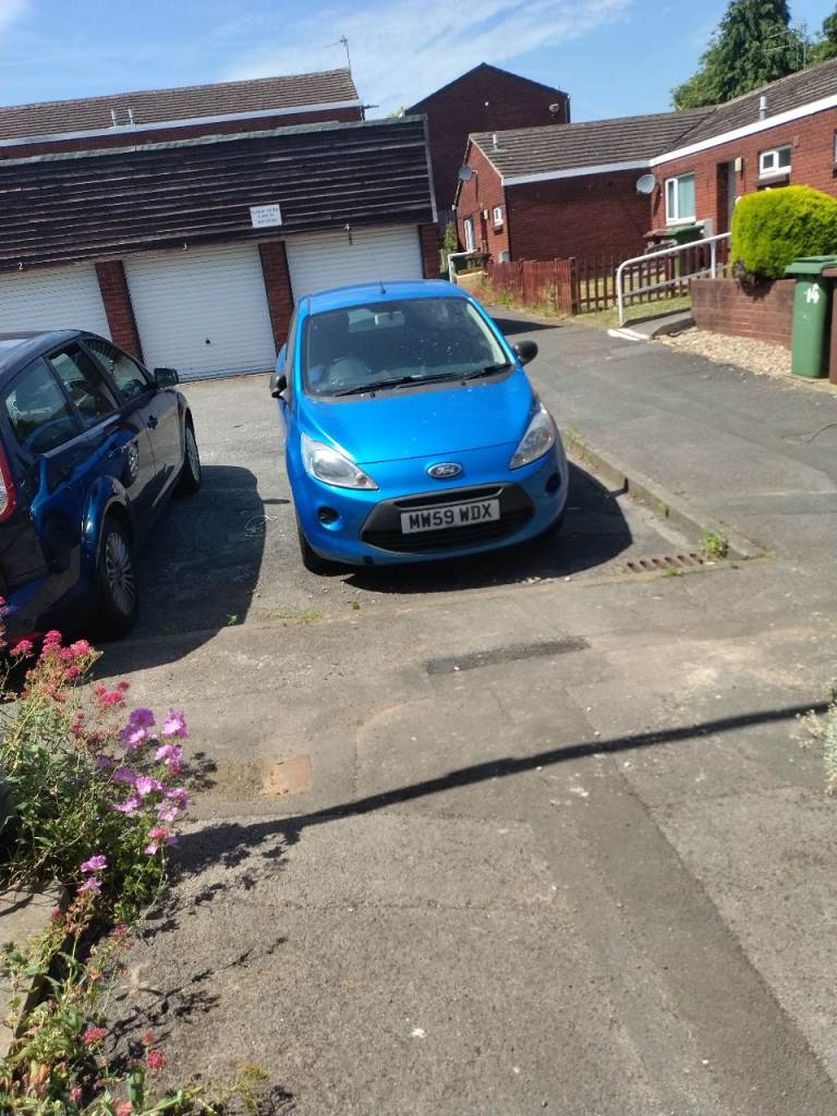 Ford, KA, Hatchback, 2010, Manual, 1242 (cc), 3 doors