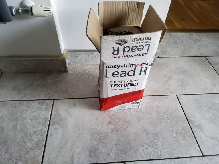 Lead R
