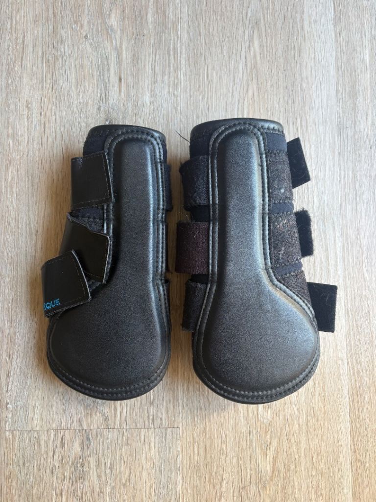 PE Brushing Boots