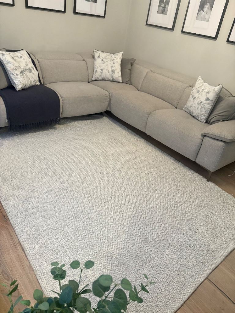 Large rug brand new herringbone