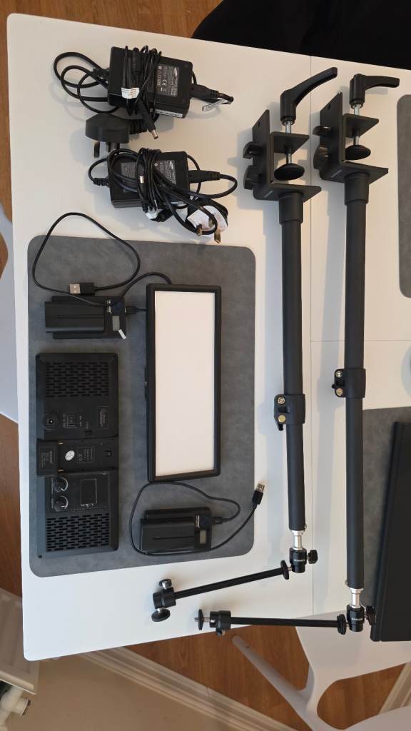 Neewer LED Studio Light Kit with Desk Clamps and Mounts