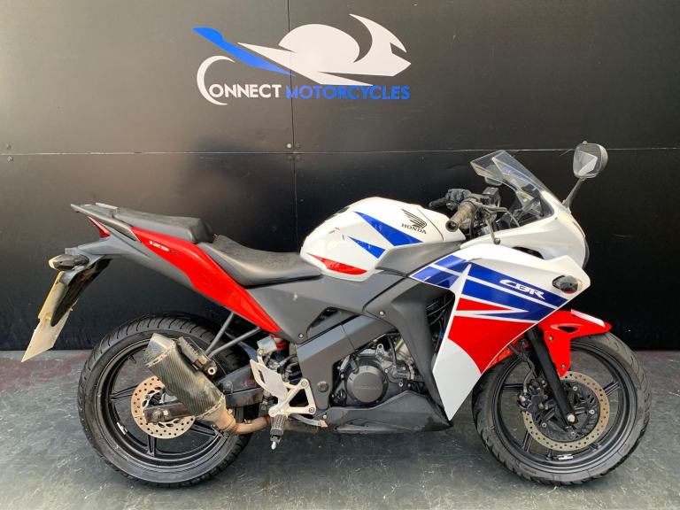 HONDA CBR 125 R-F 2015 PROJECT BIKE LEARNER LEGAL 1 OWNER LOW MILEAGE 