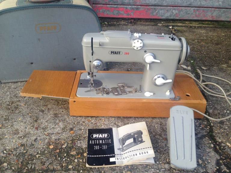 image for PFAF 260 industrial zig zag sewing machine 