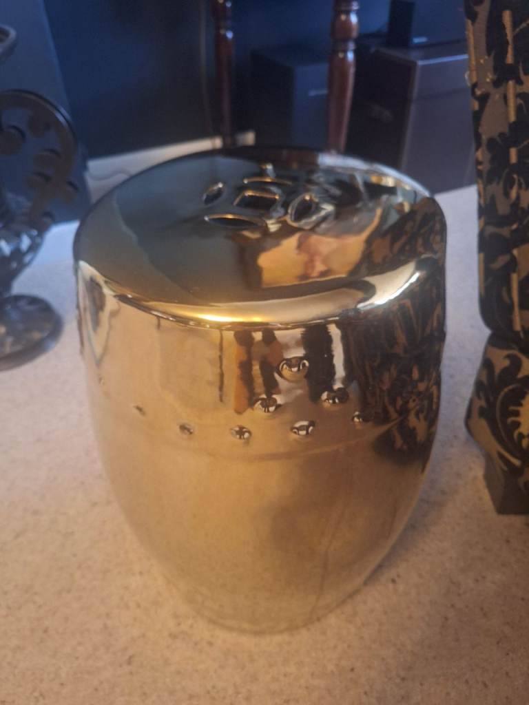 Chinese style pot, used as occasional table