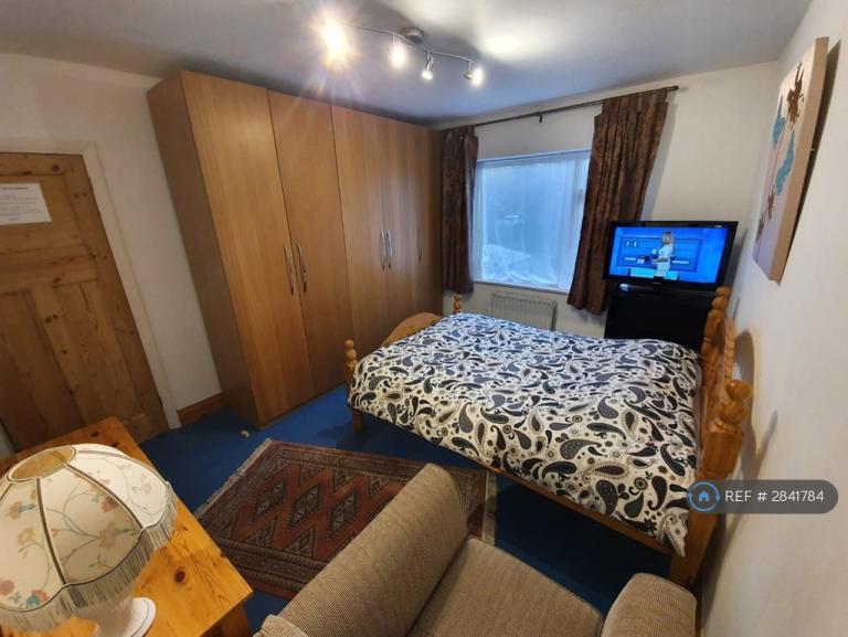 1 bedroom in Fairfield Crescent, Edgware, HA8 (#2841784)