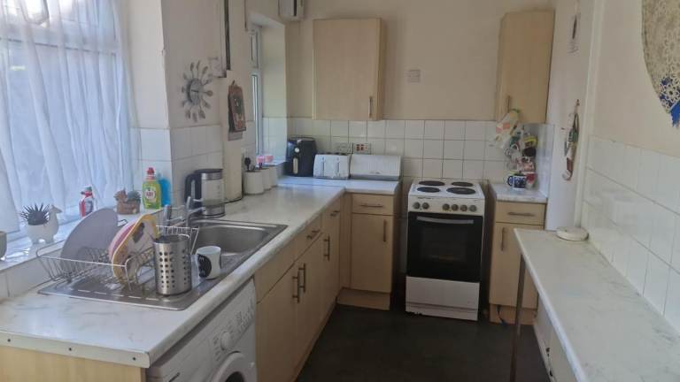 2 bed house kingstanding 