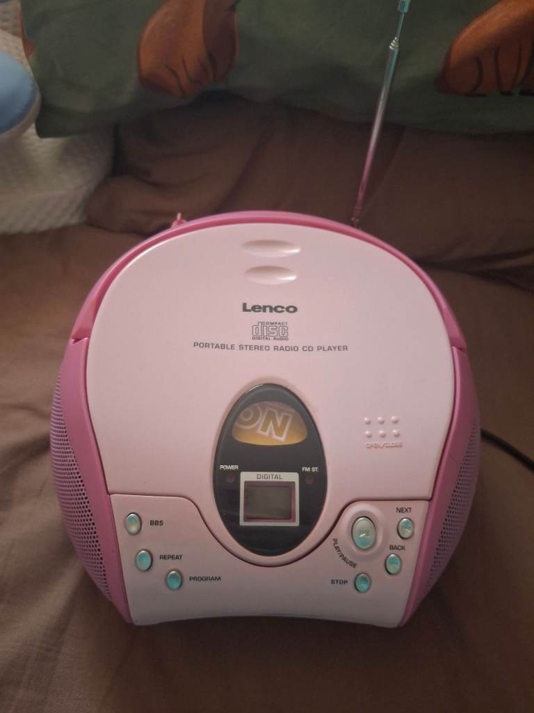 Lenco Portable Stereo Radio/CD Player/Boombox - Pink