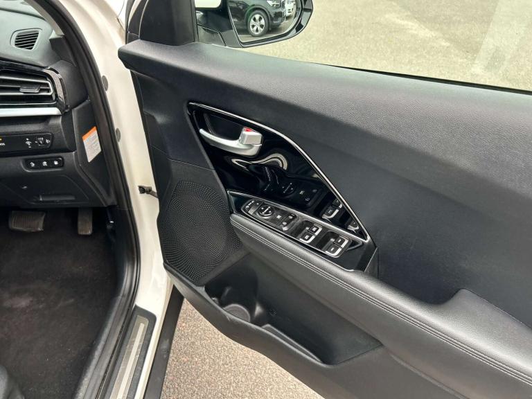 2020 Kia Niro 1.6 Niro 3 PHEV Semi-Auto 5dr SUV Hybrid Automatic