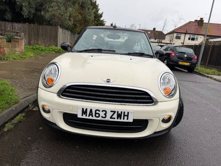 Mini Convertible, 2013, Manual, 1598 (cc), 2 doors