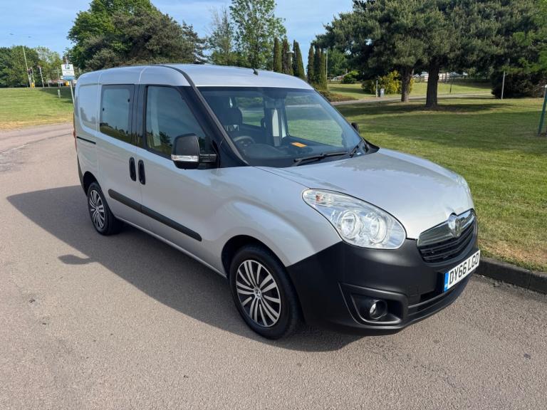 2017 Vauxhall Combo 1.3 CDTi 2300 ecoFLEX Crew Van L2 H1 WINDOW VAN Diesel Manual
