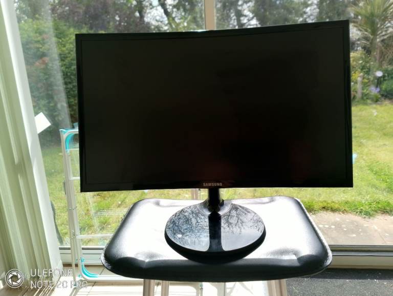 Samsung Curved Screen TV Monitor – Black, Good Condition