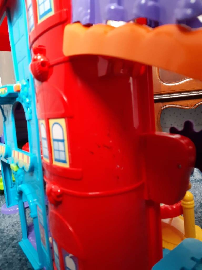 Vtech Toot Toot Pet Hotel (Complete Set)