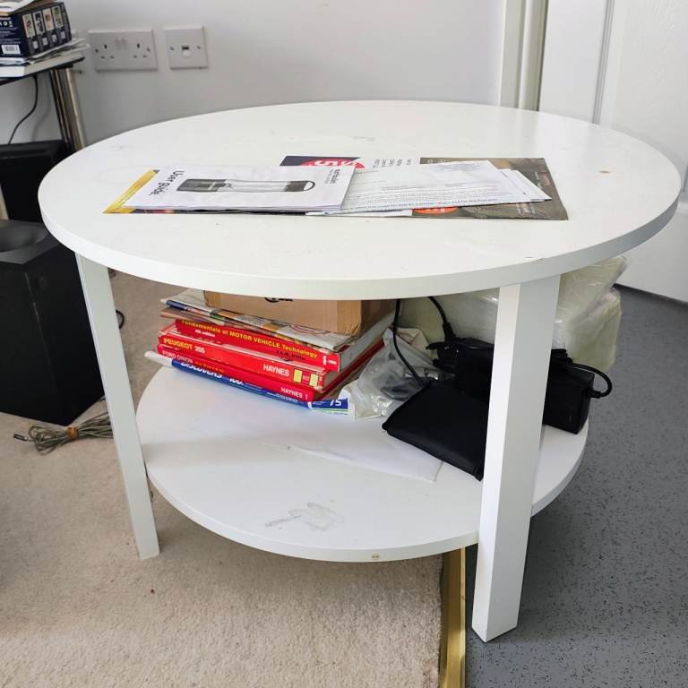 WHITE CENTRE COFFEE TABLE