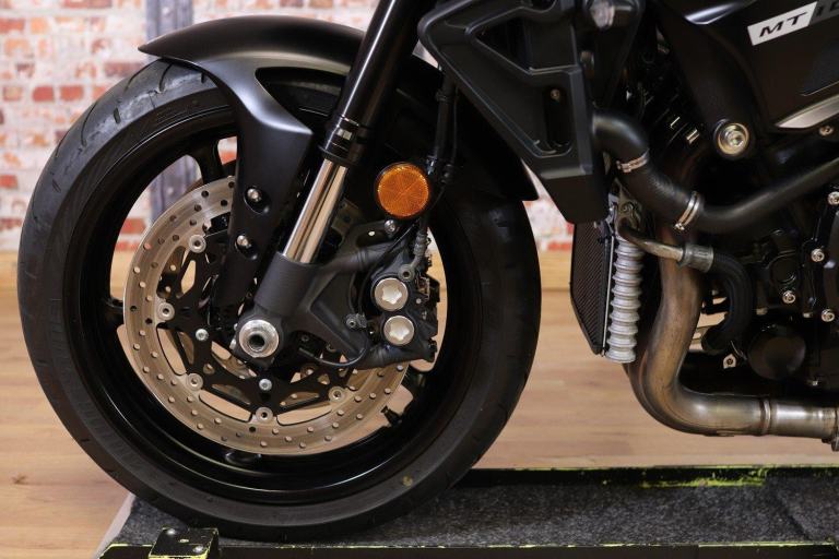 2019 YAMAHA MTN1000 MT-10 TOURER EDITION - 4,620 MILES - 2 OWNERS - EXTRAS