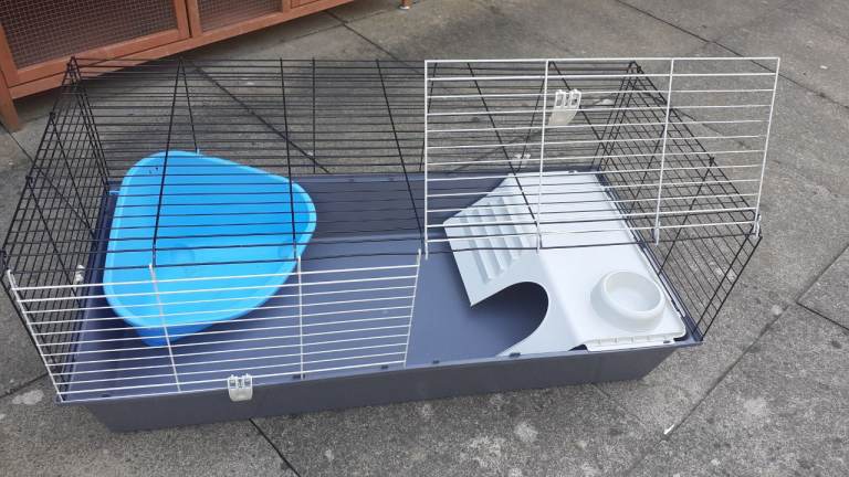 Indoor rabbit cage