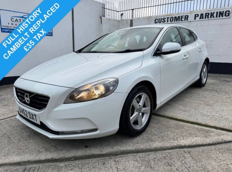 2012 62 VOLVO V40 2.0 D3 SE HATCHBACK 5DR DIESEL MANUAL EURO 5 (S/S) (150 PS) DI