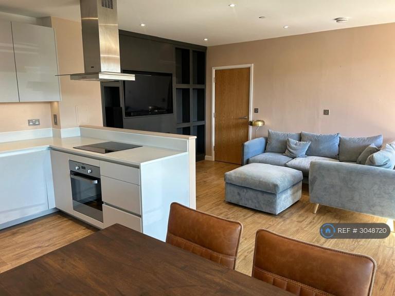 1 bedroom flat in Angel Lane, London, SE17 (1 bed) (#3048720)