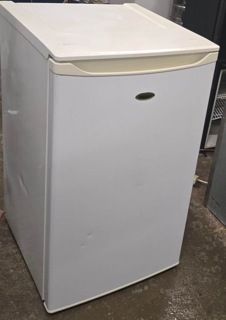 image for Igenix IG3900 Under Counter Larder Fridge with small freezer box, Mini Fridge Freezer 