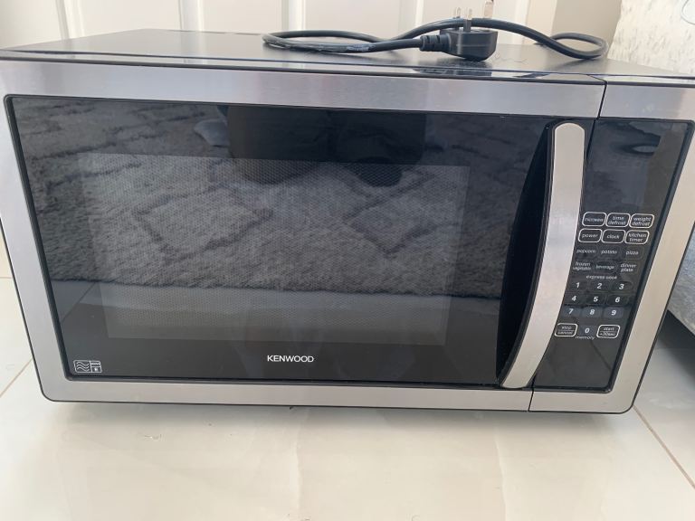 Large Kenwood digital microwave 