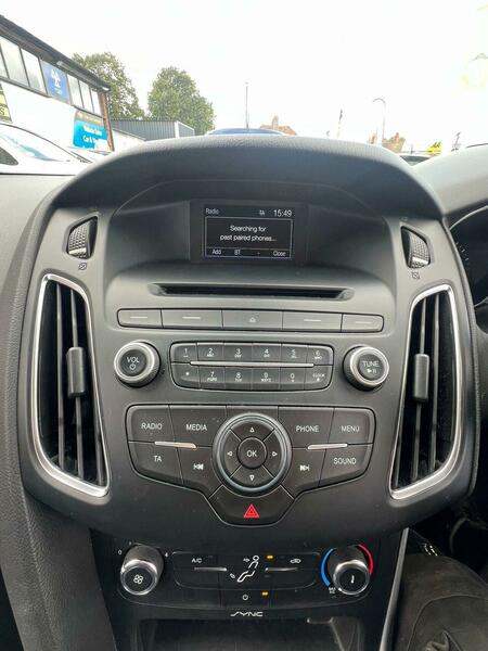 2016 Ford Focus 1.0T EcoBoost Zetec Euro 6 (s/s) 5dr HATCHBACK Petrol Manual