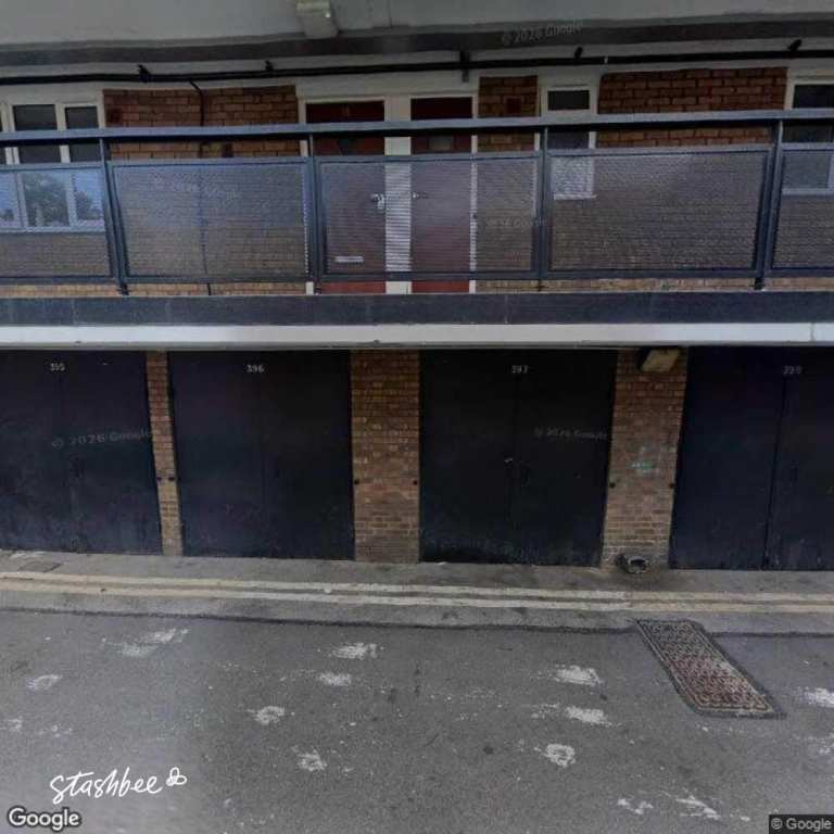 Garage to rent in London (SE16) | Stashbee