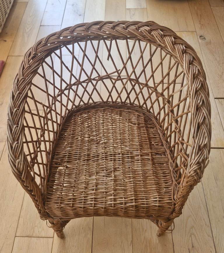 Child's Wicker Armchair – Good Condition