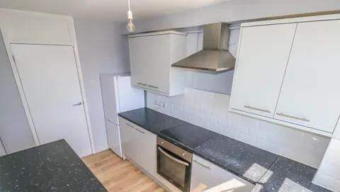 3 bedroom flat to rent