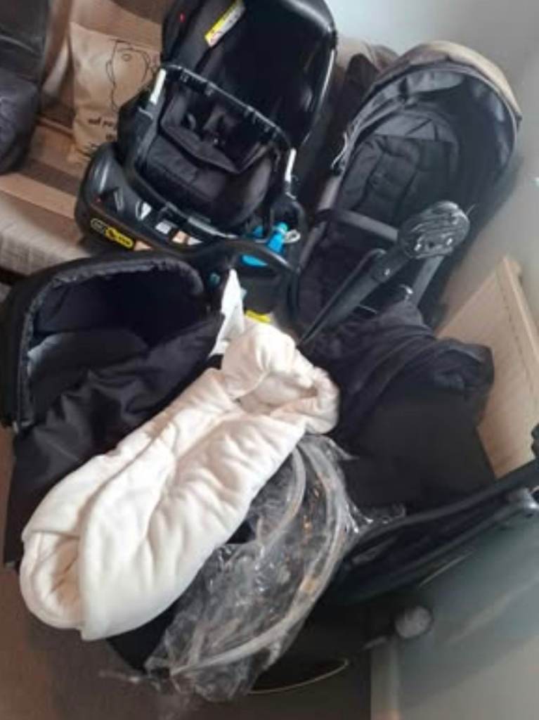 Graco Evo XT pram and travel system