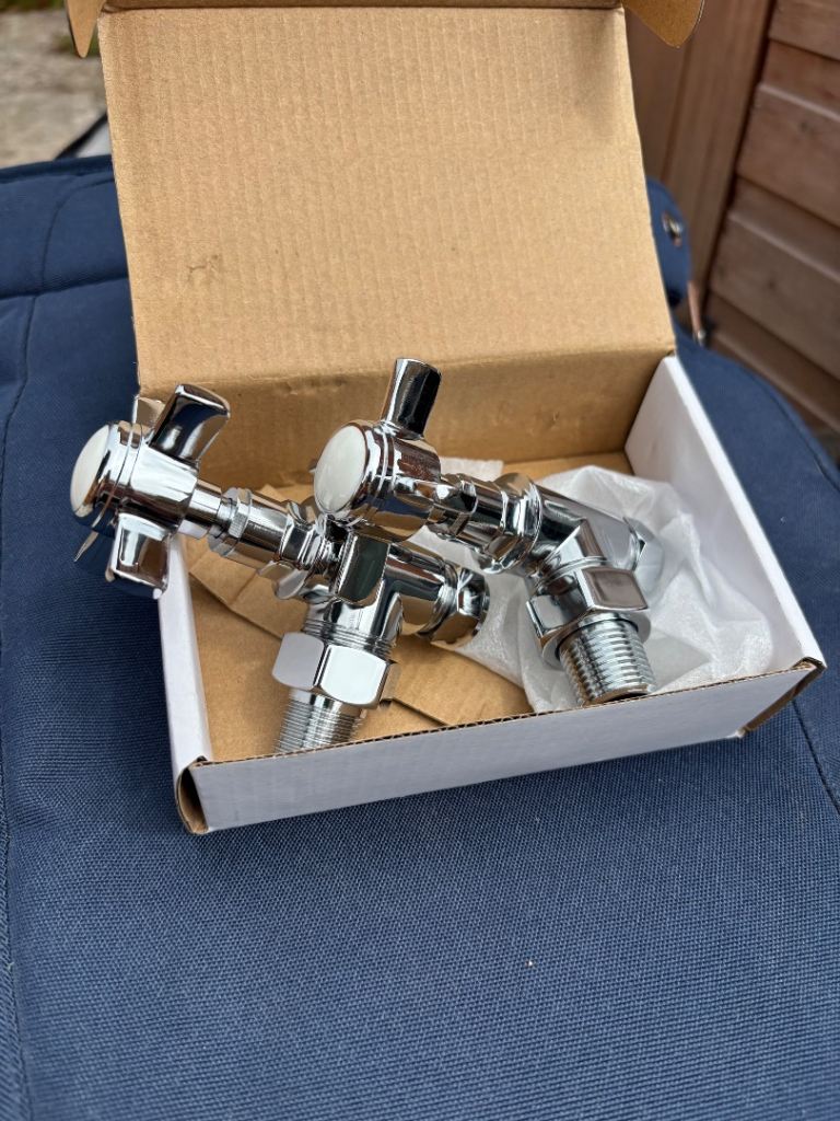 New radiator valve chrome